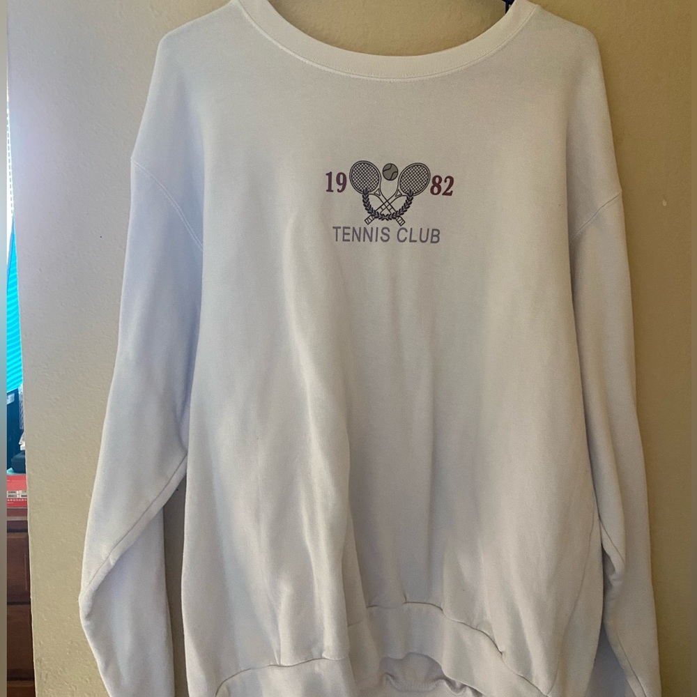 “tennis club” graphic sweatshirt